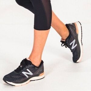 New Balance Women's Neutral Cushioning Running Shoe - Black W880GT9